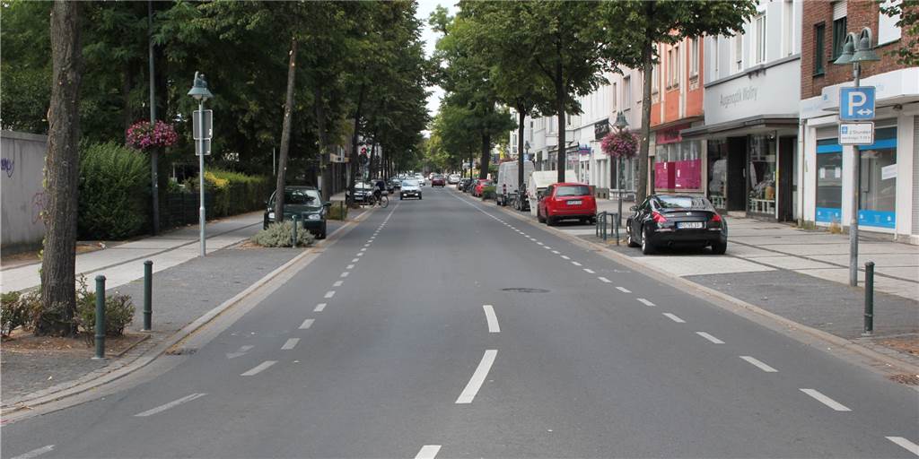 In Lüner City und Brambauer: Stadt will Leerstände beseitigen Entlang der Waltroper Straße in Lünens größtem Stadtteil Brambauer stehen immer wieder Ladenlokale leer.