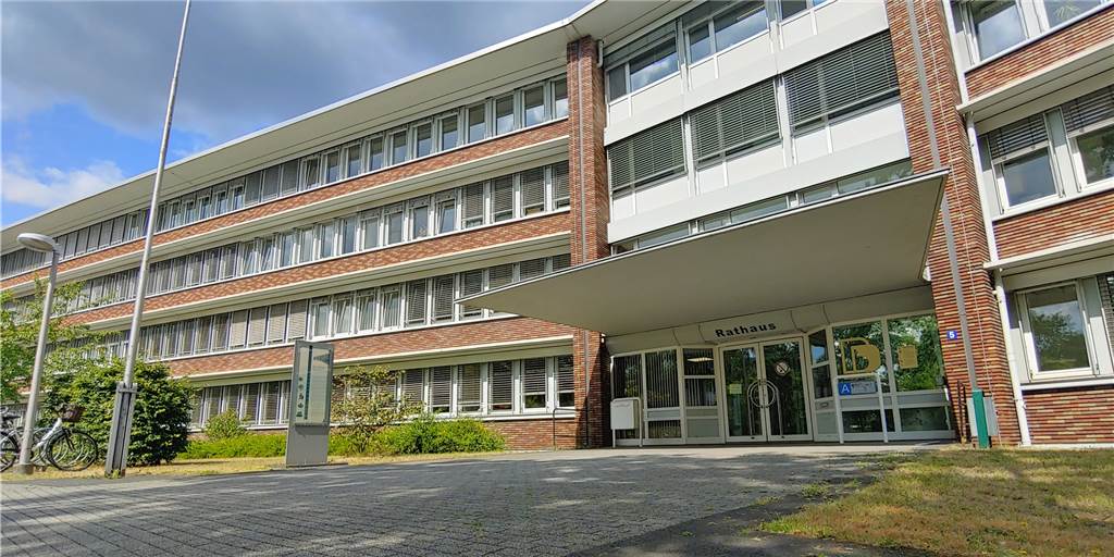 Anzeige gegen die Stadt: Höchste Zeit für eine juristische Klärung Seit Jahren gibt es Kritik an einem Kreditvertrag, den die Stadt 2009 mit der WestLB abgeschlossen hat.
