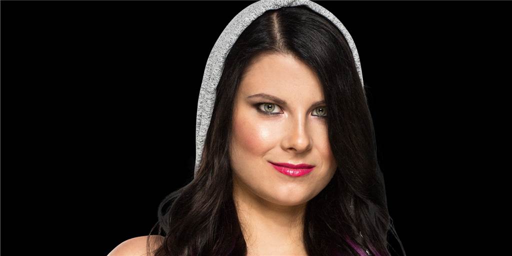 DJane Cassey Doreen legt im Stream auf: „Abwechslung zur Disco im Nebel“ DJane Cassey Doreen (34) legt statt auf Ibiza oder Mallorca in Bergkamen auf. Aus dem Stadttheater wird der Charity-Live-Stream "Mallorca meets Ibiza" übertragen. Wie sie damit umgeht, nicht vor Ort vor Publikum zu spielen, verrät sie im Interview.