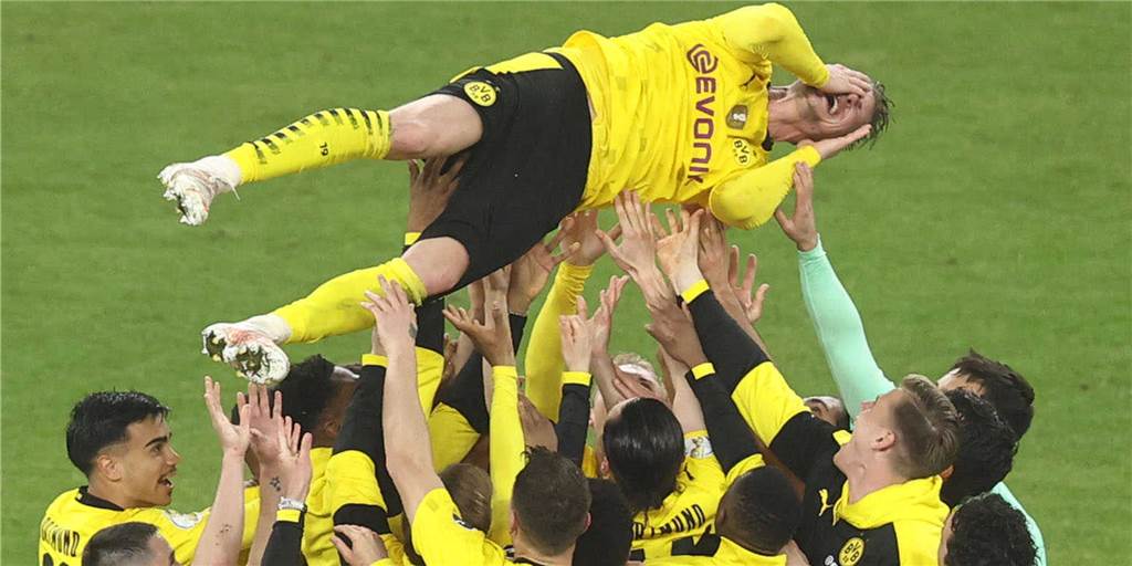 „Große Legende“: Wie sich Piszczek mit dem BVB-Pokalsieg ein Denkmal setzt „Große Legende“: Wie sich Piszczek mit dem BVB-Pokalsieg ein Denkmal setzt