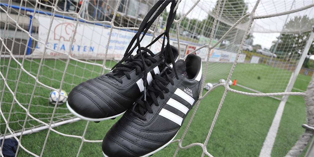 Castrop-Rauxeler Team verabschiedet sich freiwillig aus der Bezirksliga Castrop-Rauxeler Team verabschiedet sich freiwillig aus der Bezirksliga