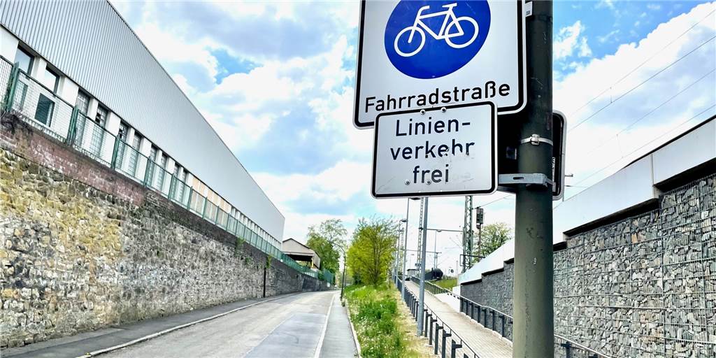 Immer wieder Verkehrsverstöße auf Dortmunds erster Fahrradstraße Immer wieder Verkehrsverstöße auf Dortmunds erster Fahrradstraße