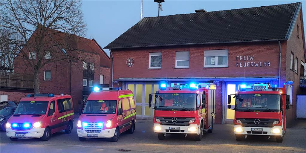 Verrauchte Wohnung in Werne: Bewusstlose Frau überlebt mit viel Glück Zum Glück war der Löschzug Stockum am Dienstagabend schnell zur Stelle.