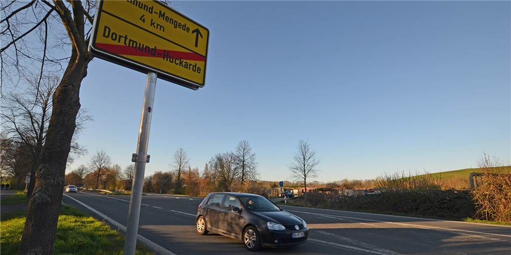 Östlich der Emscherallee soll der Energiecampus entstehen. Mengeder Politiker fordern unter anderem einen Kreisverkehr am Ortsausgang Huckarde.