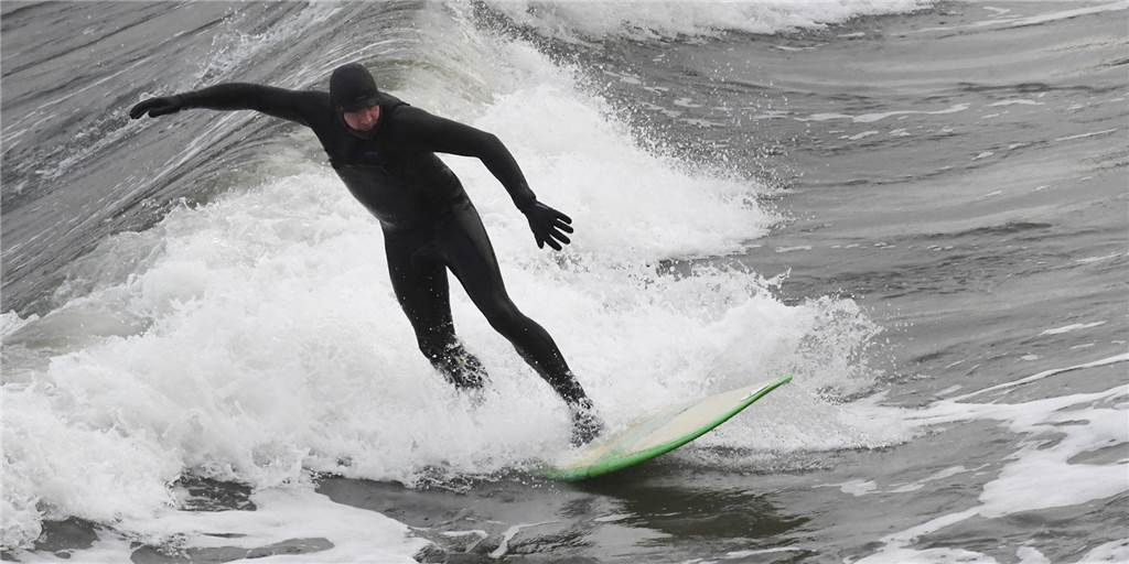 Mit Video: Surfworld in Werne: Wann stehen Sie auf der Welle, Herr Christ? Die Politik freut sich auf die Surfworld in Werne. Aber würde sie auch die Welle reiten? Wir haben u. a. bei Bürgermeister Lothar Christ nachgefragt.