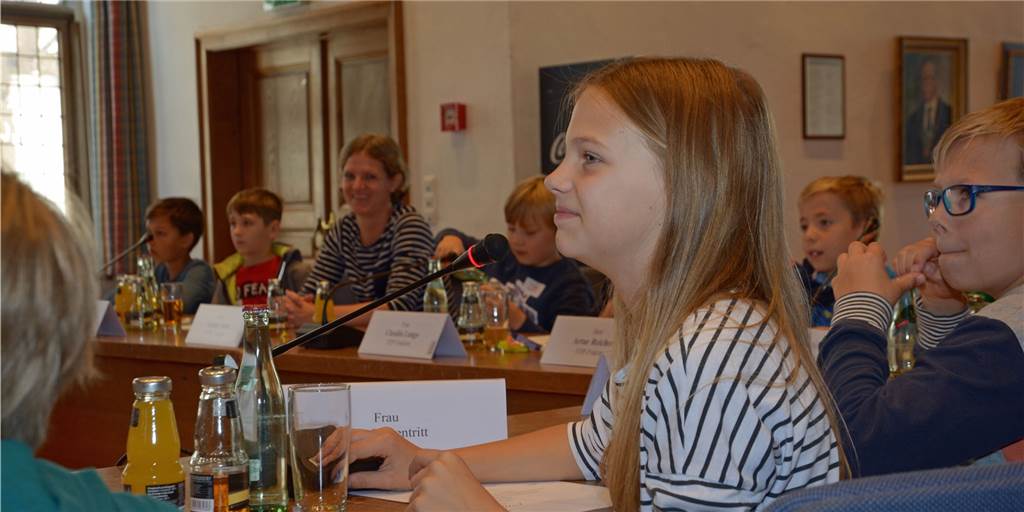 Flaute in Werner Jugendparteien: Gründe für politisches Desinteresse sind vielfältig (Noch) kein Kinder- oder Jugendparlament in Werne: Junge Menschen für Politik zu begeistern ist „ein zähes Geschäft“, sagt Siegfried Scholz von der SPD Werne. Auch seine Mistreiter aus den anderen Parteien pflichten ihm bei.