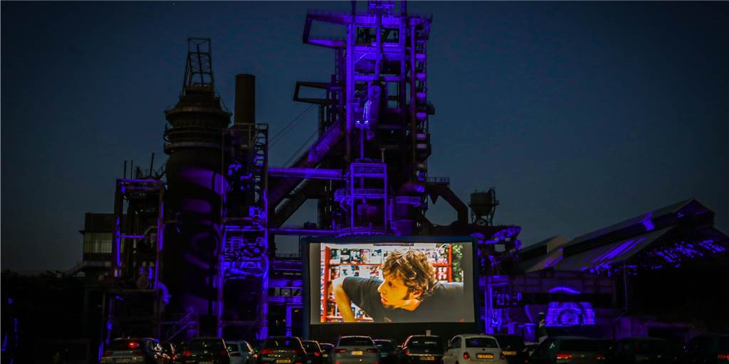Im vergangenen Jahr ist der Hochofen in Hörde bunt angestrahlt worden, als auf einer großen Leinwand Filme liefen.