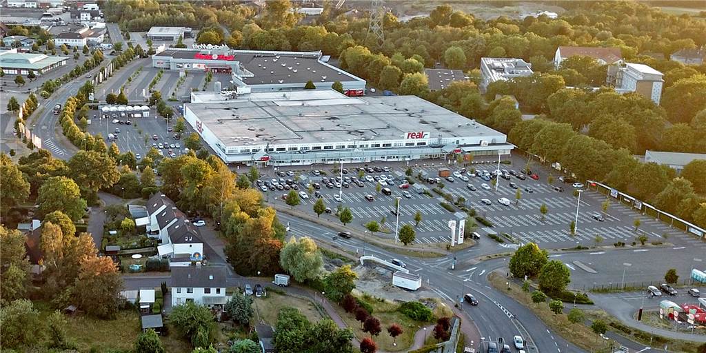 Arbeitsrechtler sagt: Bei Real-Übernahme eher nichts zu befürchten Anker-Geschäft im CastropPark ist seit Jahren der Real. Der wird nun von Globus übernommen, komplett umgebaut und dann mit verändertem Konzept weiter betrieben.