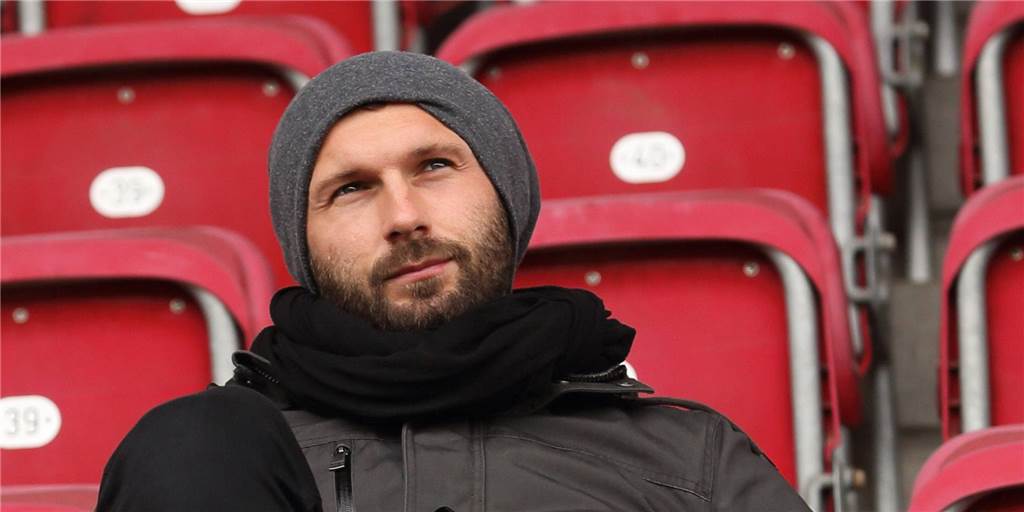Türkspor-Trainer Tyrala trainiert schon wieder bei seinem Heimatklub Allzu lange muss Sebastian Tyrala wohl nicht mehr warten, dann kann er endlich mit seinem neuen Team auf den Platz gehen.