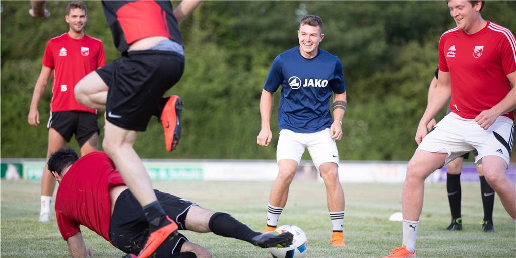 Training mit Kontakt im Kreis Coesfeld erlaubt: Ein Team ist besonders heiß Voller Einsatz im Training: Das ist im Kreis Coesfeld, hier beim FC Nordkirchen, nun wieder möglich.