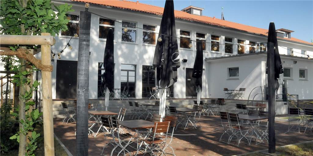 Carlos lässt Terrasse geschlossen – obwohl er öffnen dürfte Carlos und sein Team warten ungeduldig darauf, endlich wieder Gäste auf dem Schiff willkommen zu heißen. Doch die Terrasse alleine will er nicht öffnen.