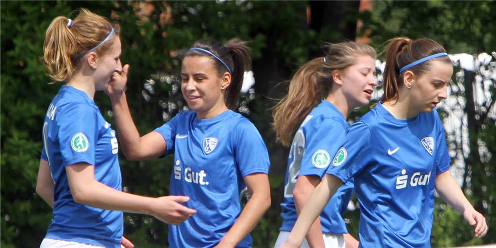 Dorstenerin Dörthe Hoppius jubelt im Bundesliga-Krimi Dörthe Hoppius (l.)