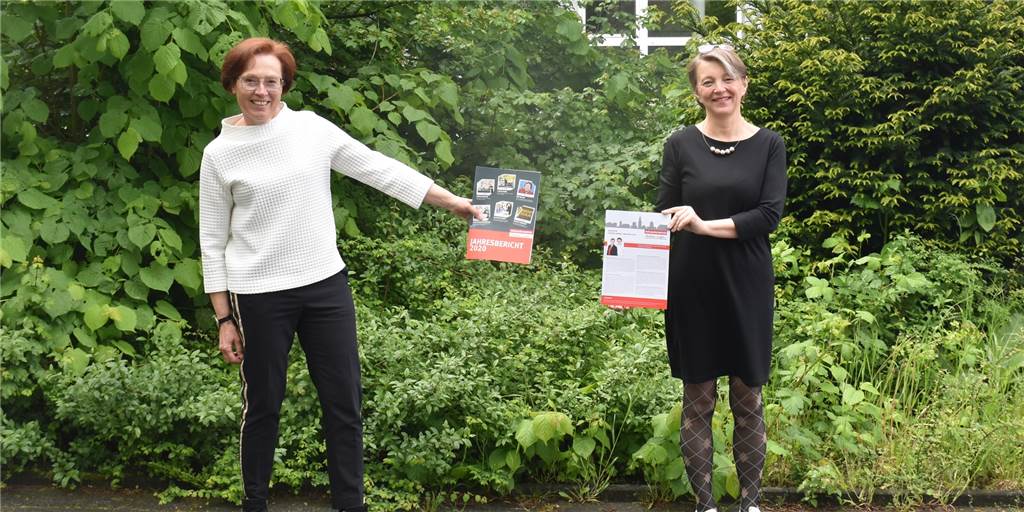 Dorstener haben viele Fragen zu Reisen, Kurzarbeit und Online-Handel Mechthild Clever-Schmitz (links) und Ruth Pettenpohl, Leiterinnen der Beratungsstelle der Verbraucherzentrale in Dorsten, präsentieren den Jahresbericht 2020.