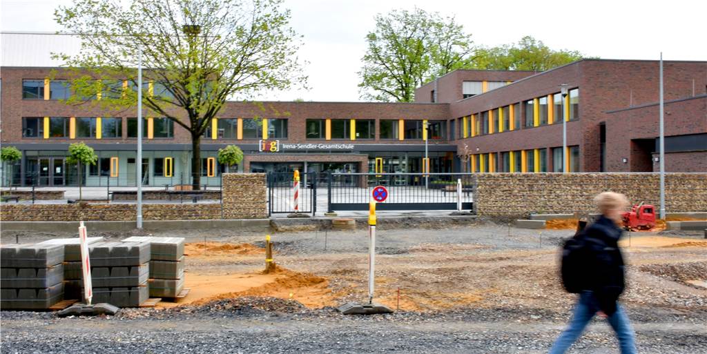 Rat spricht am Donnerstag über die abgelehnte Klasse an der ISG Die Irena-Sendler-Gesamtschule Ahaus muss im kommenden Schuljahr 23 Schülerinnen und Schüler, die die fünfte Klasse besuchen wollten, ablehnen. Am 27. Mai diskutiert der Ahauser Rat über die Entscheidung und erhofft sich Antworten der Bezirksregierung.