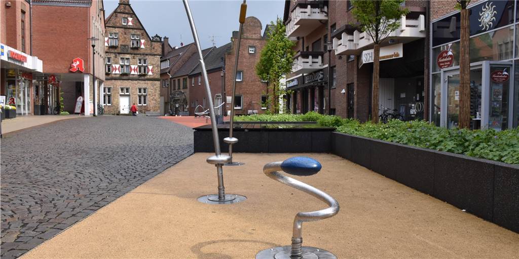 Die Spielgeräte am Moormannplatz könnten um ein Rollstuhlfahrer-Karussell erweitert werden - das schlägt zumindest die Unabhängige Wählergemeinschaft Werne (UWW) vor.