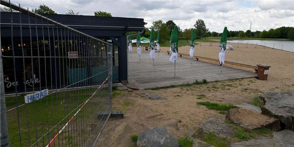 Am Café Seepark in Horstmar ist der Zaun versetzt worden.