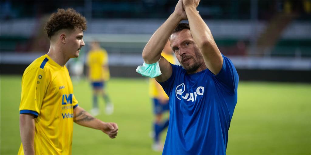 SVH-Coach Benjamin Siegert hat eine Mannschaft voller vermeintlicher Spieler-Trainer Benjamin Siegert ist Trainer des SV Herbern - und muss sich manchmal das Coaching seines Teams anhören.