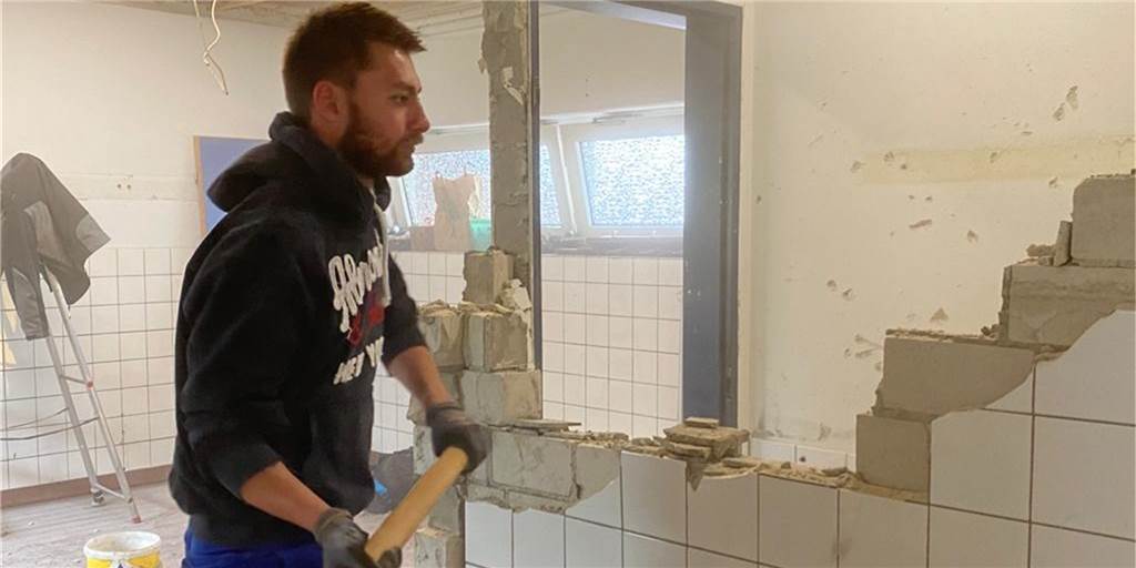 Mit Video: Beim SV Herbern wird in der Coronapause einiges erneuert - in Eigenregie Mit Video: Beim SV Herbern wird in der Coronapause einiges erneuert - in Eigenregie
