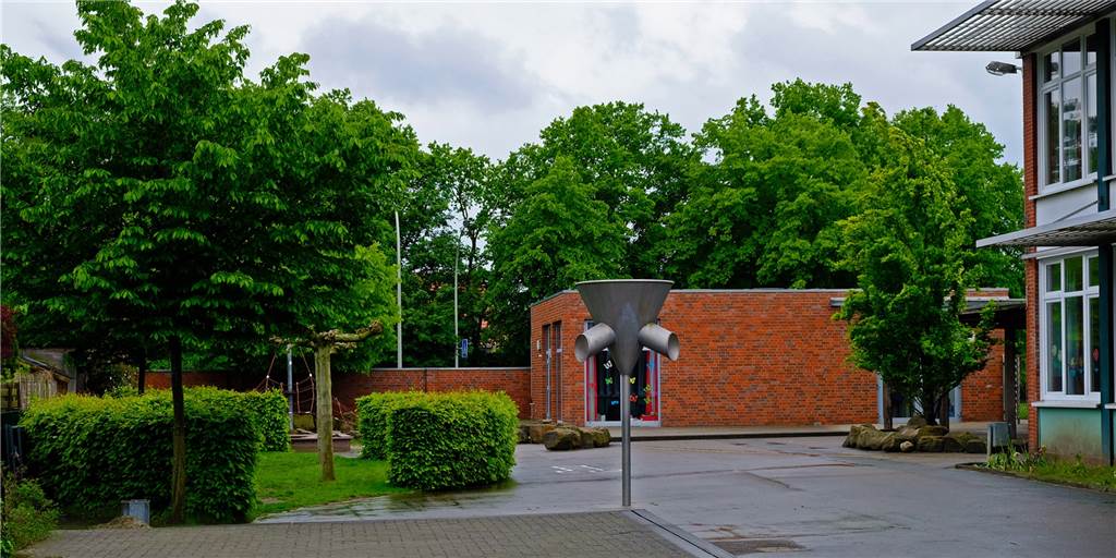 Hordtschule bekommt mobilen Anbau für die Offene Ganztagsschule Auf dem Hof der Hordtschule soll der Erweiterungsbau errichtet werden.