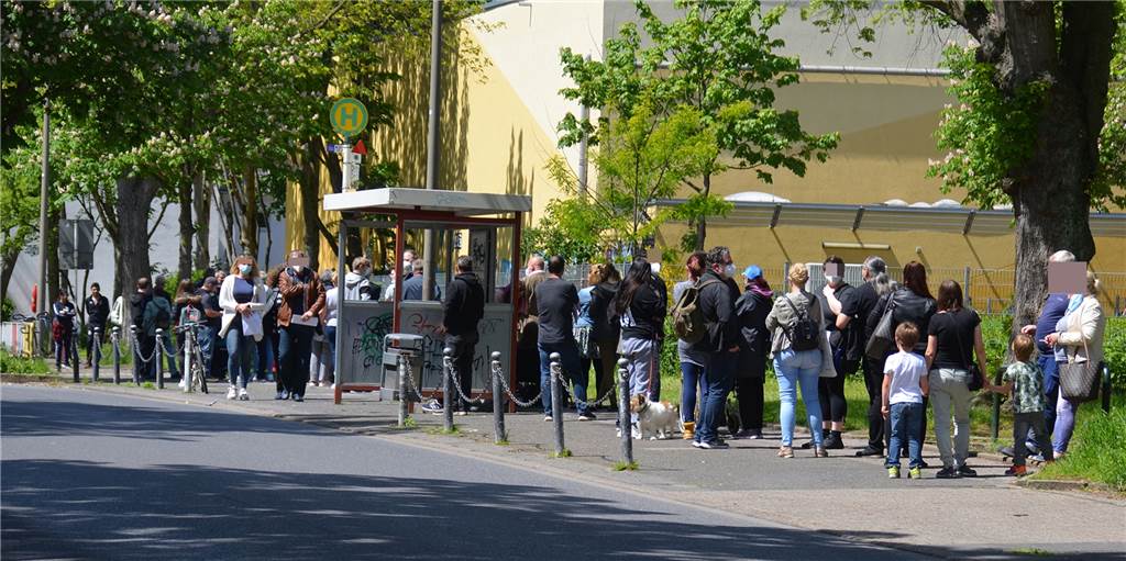 Re-Live: Sonder-Impfaktion startet - die Situation vor Ort Re-Live: Sonder-Impfaktion startet - die Situation vor Ort