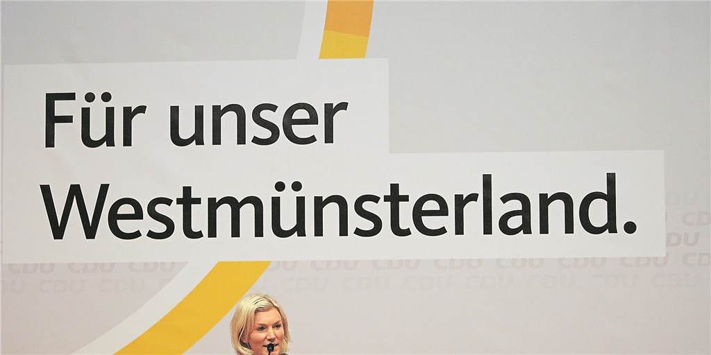 Anne König gewinnt Kandidatenduell gegen Johannes Röring überraschend klar Herausforderin Anne König hat die CDU-Kandidatenkür überraschend klar gegen Johannes Röring gewonnen.