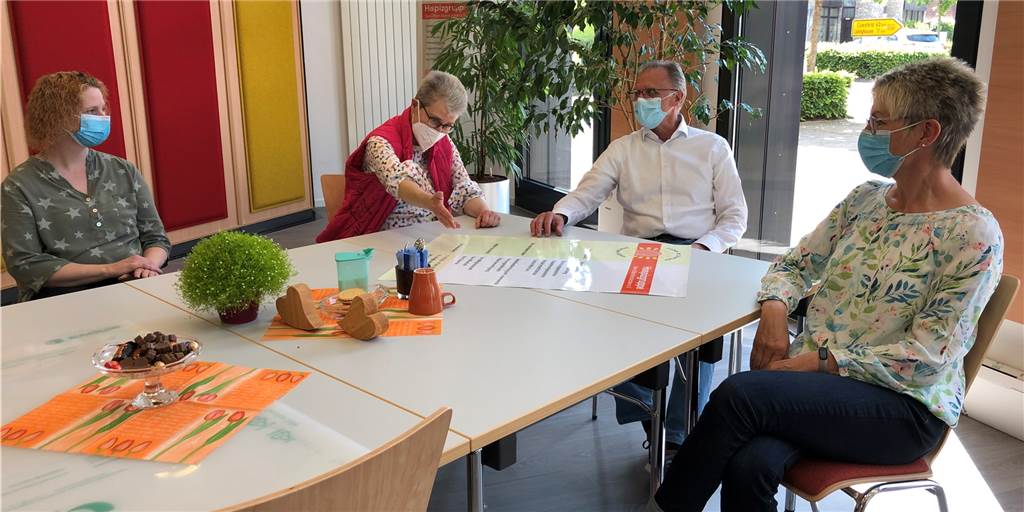 Hell, freundlich, leicht erreichbar: Hospizgruppe hat neue Räume bezogen Sie fühlen sich in der neuen Geschäftsstelle der Hospizgruppe Selm-Olfen-Nordkirchen schon sehr wohl: (v.l.) Koordinatorin Bianca Krumminga, Vorsitzende Dr. Antje Münzenmaier, stellvertretender Vorsitzender Dieter Niechcial und Koordinatorin Dorothea Stockmann.