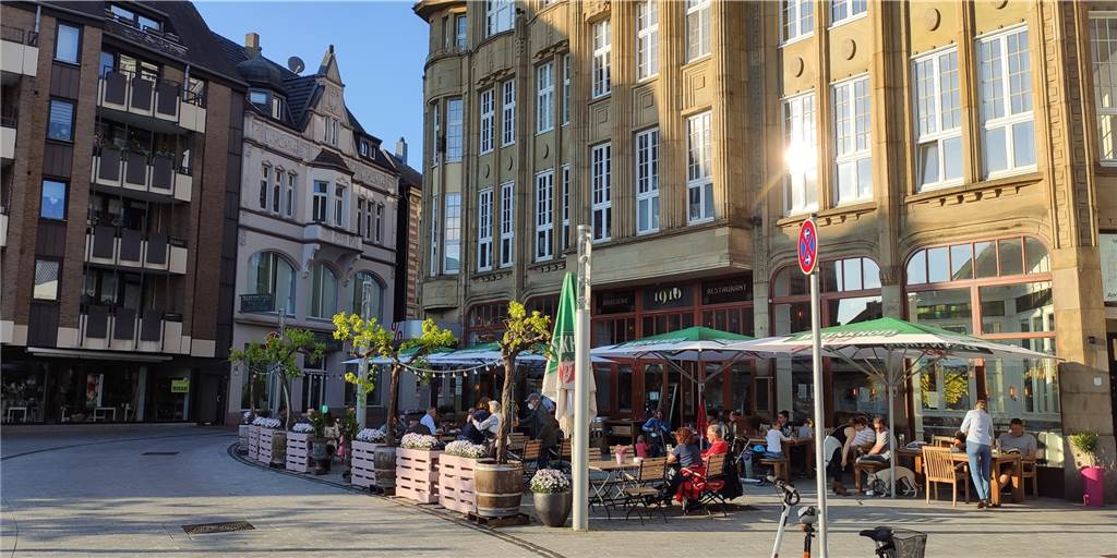 An diesem Wochenende mussten die Gäste im Leuthold’s 1910 am Markt nicht im Regen sitzen.