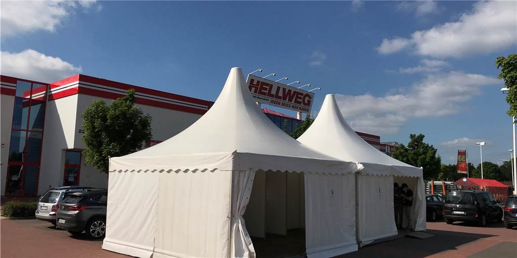 Betrug: Betreiber eines Testzentrums in Selm steht unter Verdacht In den beiden Zelten des Corona-Testzentrums vorm Hellweg-Baumarkt in Selm war am Samstag (29. 5.) weiter Betrieb.
