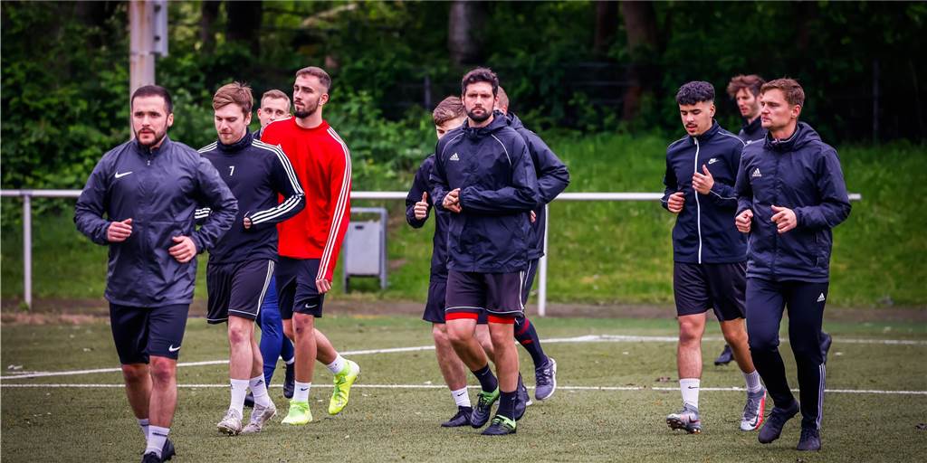 Erste Trainingseinheit nach sieben Monaten: „Die Kiste Bier für nachher steht bereit“ Erste Trainingseinheit nach sieben Monaten: „Die Kiste Bier für nachher steht bereit“