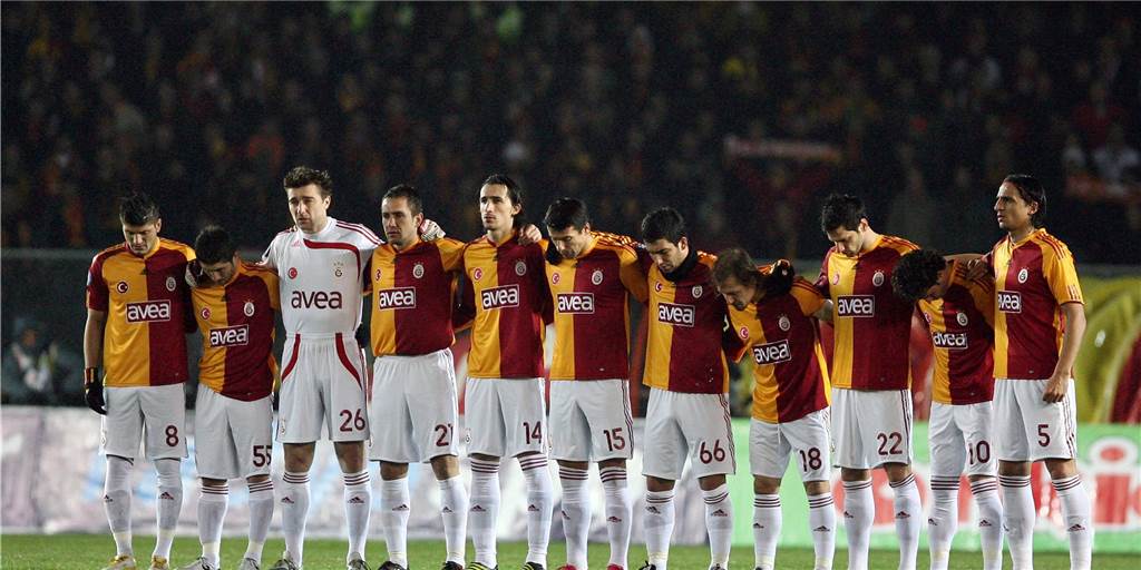 Bövinghausen holt Ex-Profi, der für Deutschland auflief und mit Galatasaray Meister wurde Bövinghausen holt Ex-Profi, der für Deutschland auflief und mit Galatasaray Meister wurde
