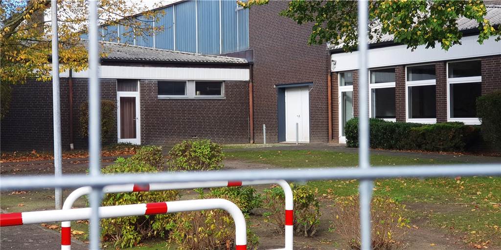 Turnhallen-Erweiterung: Kostenspirale dreht sich kräftig weiter Die Kostenspirale für die Erweiterung der Kreuzschulen-Turnhalle dreht sich weiter.