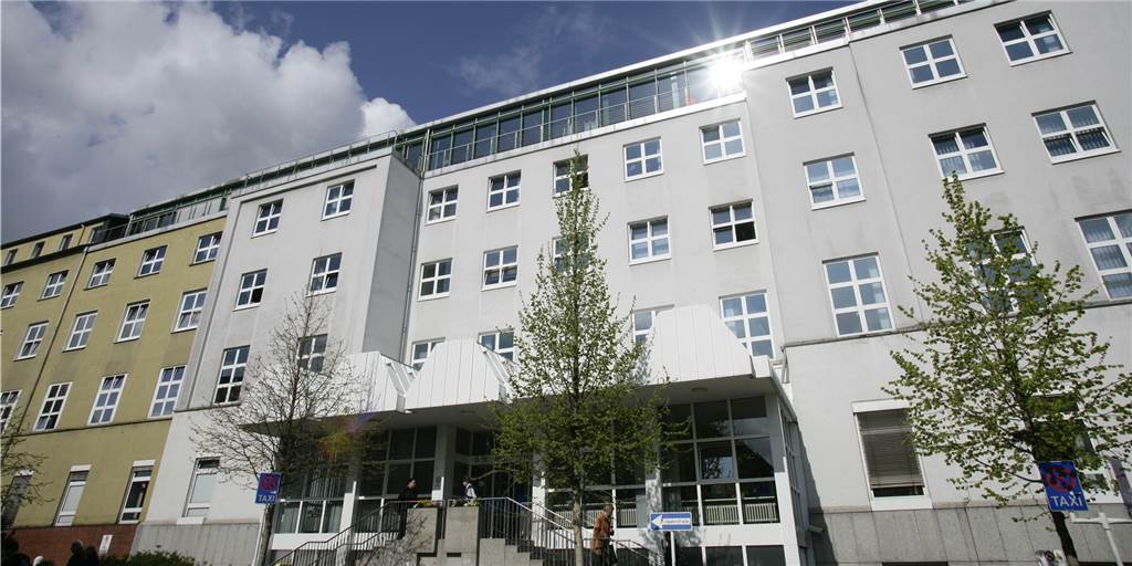 Mega-Fusion der Krankenhäuser steht: „Patient soll die Vorteile genießen“ Das St. Johannes-Hospital in der Dortmunder Innenstadt gehört jetzt zu einem Mega-Krankenhausverbund in der Region. Vier Krankenhaus-Gesellschaften haben sich zusammengeschlossen.