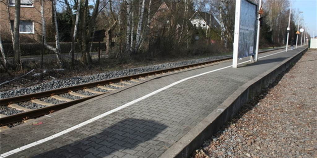 Der Selmer Bahnhof bekommt eine neue Sitzbank Der Bahnhof Selm bekommt eine neue Sitzbank.