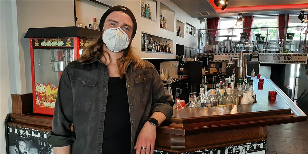 Außengastro-Verbot für Dortmunder Wirt: „Eigentlich bin ich am Ende“ Julian Biela kämpft für die Genehmigung eines Außenbereichs für die "Cine Bar" - doch bisher vergeblich.