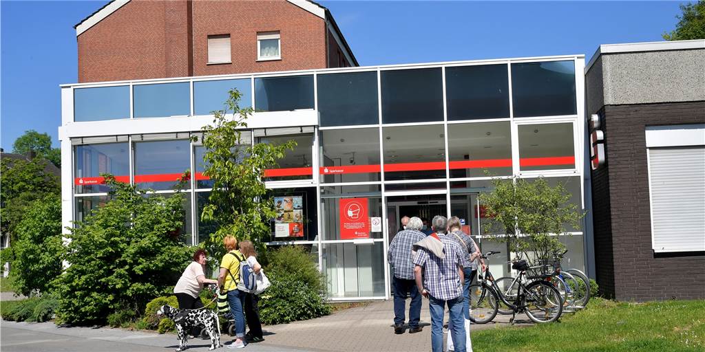 Sparkassen-Filiale in Brambauer soll Kita werden: Umbau möglichst schnell Die ehemalige, leerstehende Zweigstelle der Sparkasse an der Mühlenbachstraße in Brambauer soll zu einer Kita umgebaut werden.