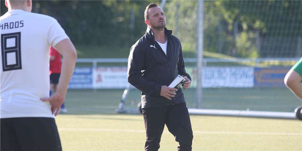 SuS Olfen mit dankbarer Kreispokal-Aufgabe: „Will dieses Ding gewinnen“ Patrick Linnemann kennt nun den Gegner für sein erstes Pflichtspiel als Trainer des SuS Olfen.