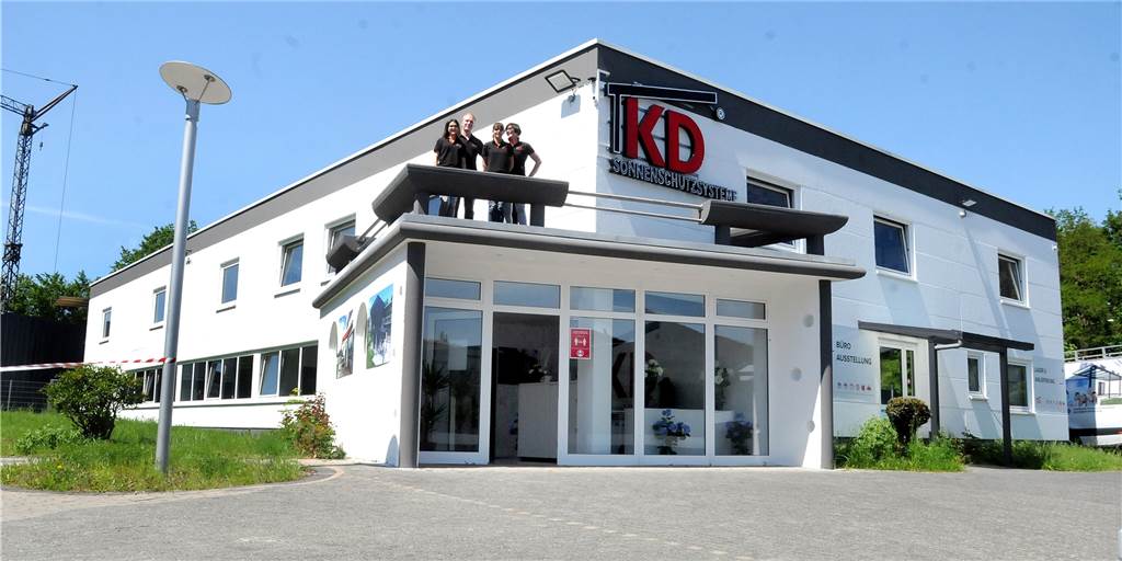 Ursprünglich als Eisfabrik gebaut wurde die Halle am Kurzen Morgen 17, in die jetzt die Firma KD Überdachungen mit einer Ausstellung ihrer Terrassendächer eingezogen ist.