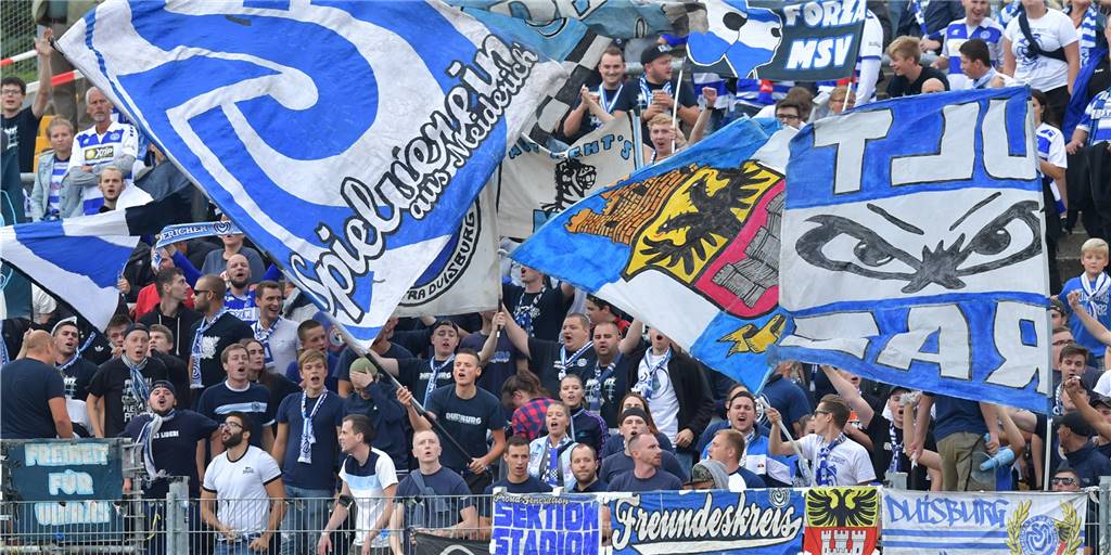 Heeker unterschreibt Profivertrag beim MSV Duisburg: „Megageiles Gefühl“ Einmal vor den Fans des MSV Duisburg auflaufen – dieser Traum ist für ein Heeker Talent jetzt ein Stück näher gerückt.