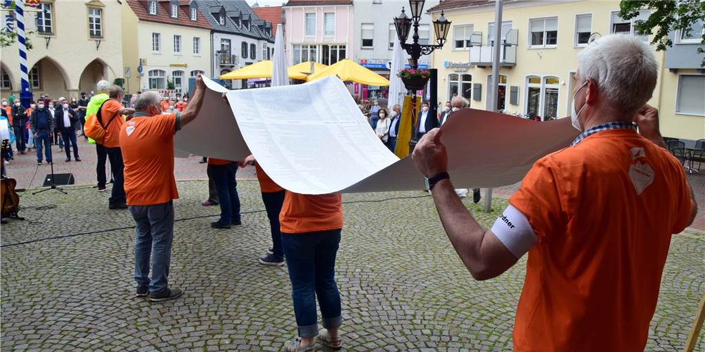 Liste mit 45.250 Namen: Gedenken an ertrunkene Geflüchtete in Haltern Liste mit 45.250 Namen: Gedenken an ertrunkene Geflüchtete in Haltern
