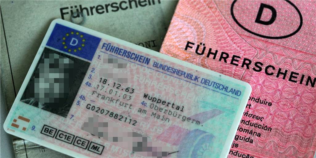Die ersten Castrop-Rauxeler müssen ihre Führerscheine bald umtauschen Wer noch einen alten Führerschein besitzt muss diesen fristgerecht umtauschen. Die Ersten trifft es schon 2022.