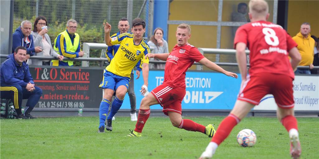 Zweigeteilte Oberliga? SpVgg Vreden wartet auf Verbands-Entscheidung Ob und wie oft Leon Kondring (l.) und die SpVgg Vreden in er neuen Saison gegen alle Oberliga-Konkurrenten antreten, soll sich in dieser Woche entscheiden.