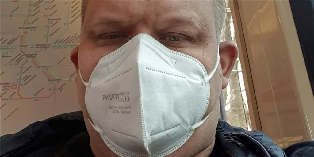 Statt einer Corona-Impfung gab es für Kai G. bisher nur Beleidigungen Kai G. wohnt in Bövinghausen und wartet inzwischen völlig entnervt auf die Gelegenheit, endlich gegen Corona geimpft zu werden.