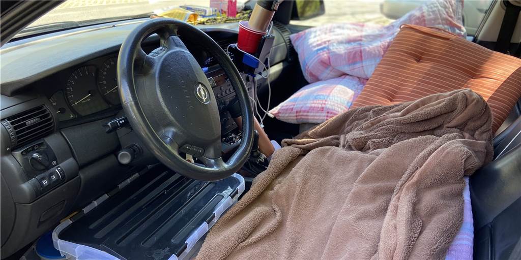 Leben im Auto: Obdachloses Paar mit Hund muss noch weiter durchhalten Leben im Auto: Obdachloses Paar mit Hund muss noch weiter durchhalten