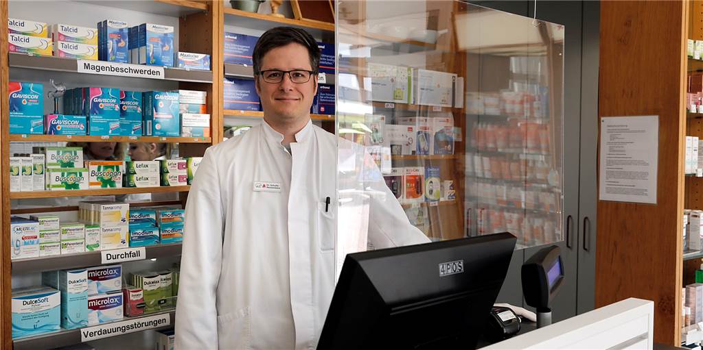 Halterner Apotheken auf digitalen Impfpass vorbereitet - Technik hakt Apotheker Dr. Phillipp Schulte-Mecklenbeck, hier auf einem Archivbild, will den digitalen Impfpass in seinen Apotheken schnellstmöglich anbieten.