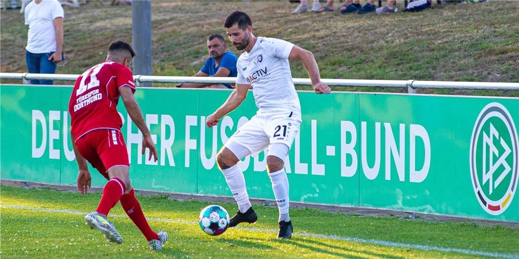 Halterner Traum-11: Florian Abendroths „unfassbar nerviges“ Duo und Beckenbauer Florian Abendroth stellt seine Halterner Traum-Elf auf und verrät, dass sein Bruder ihm nicht nur auf dem Platz viel geholfen hat.