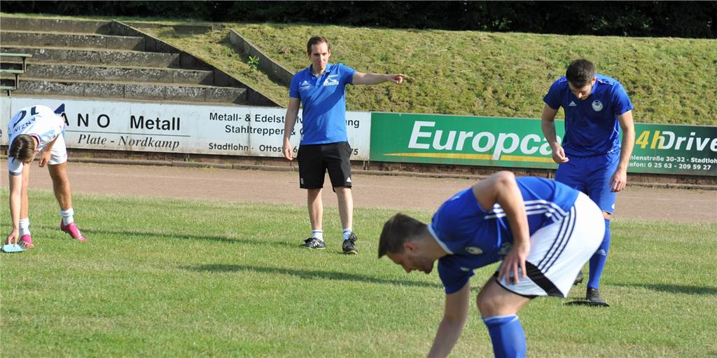 Stefan Rahsing hört auf – SuS Stadtlohn muss sich auf Trainersuche begeben Vor dem offiziellen Trainingsstart des SuS Stadtlohn am Dienstag kündigte Trainer Stefan Rahsing seinen Abgang an.