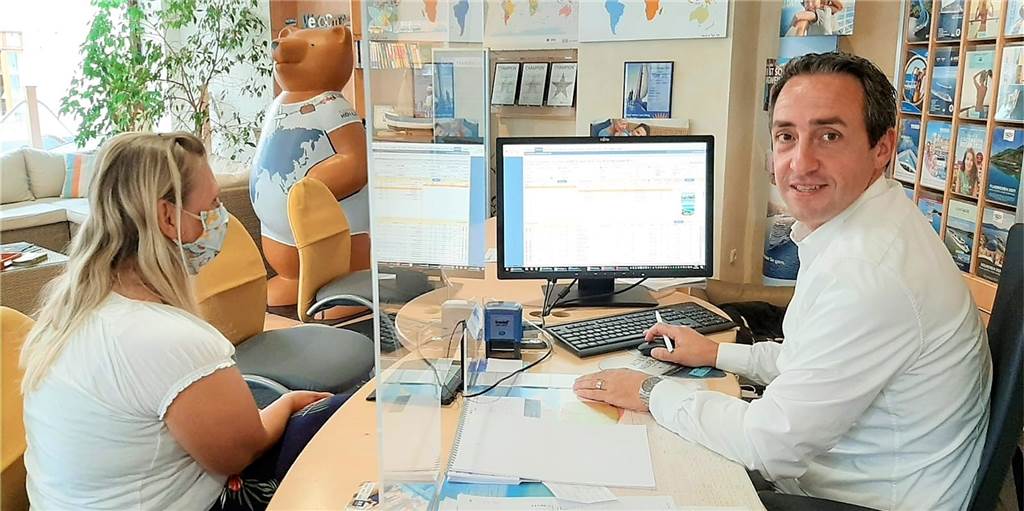 Dortmunder Reisebüro: „Wir kommen mit Terminen kaum hinterher“ Thorsten Eustrup vom Reisebüro Köhler kann sich vor Terminanfragen kaum retten.
