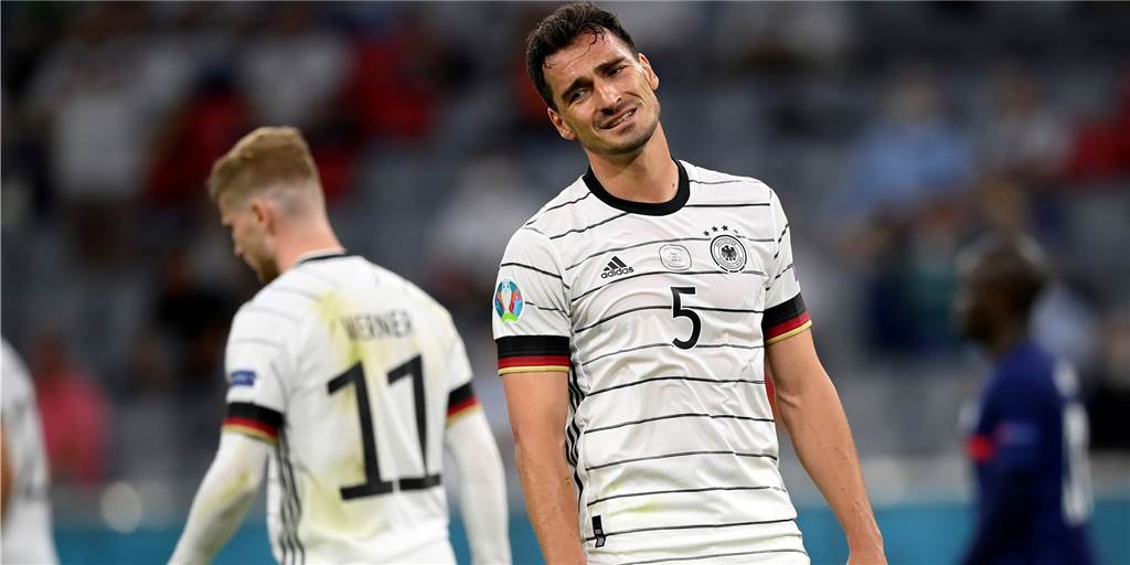 Castrop-Rauxeler Experten sind sich einig, welche Qualität Deutschland gegen Frankreich fehlte Mats Hummels (r.) war der Pechvogel beim EM-Auftaktspiel der deutschen Mannschaft gegen Frankreich. Ihm unterlief ein Eigentor zum 0:1-Endstand.