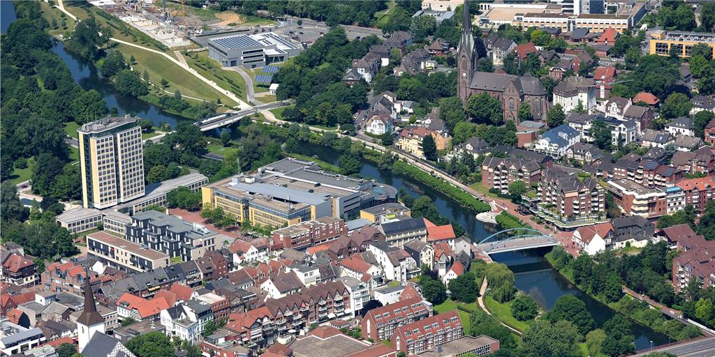City-Ring-Lünen und Partner planen Leuchtturmprojekt für Lippestadt Das Archivbild zeigt die Lüner Innenstadt aus der Vogelperspektive. Mittendrin befindet sich die Einkaufsmeile der Lippestadt, die Lange Straße.