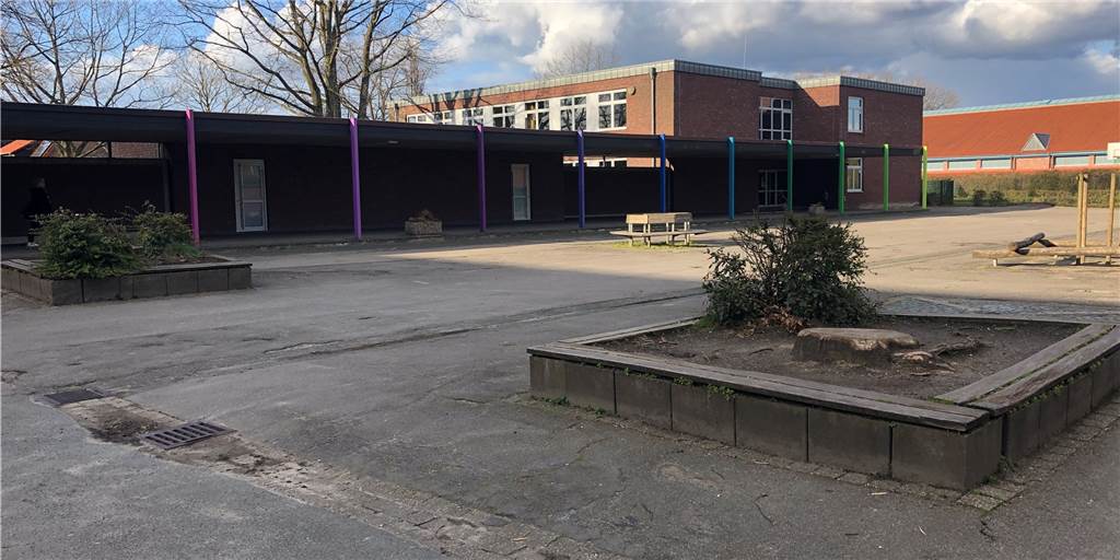 Julia-Koppers-Gesamtschule steht vor großer Neuorganisation Der Schulhof der Julia-Koppers-Gesamtschule in Raesfeld steht vor der Neugestaltung. Organisatorisch soll die Schule ab 2022/23 anders aufgestellt werden.